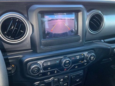 Used 2023 Jeep Gladiator Sport AWD/4WD image 23