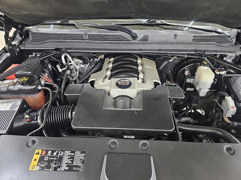 Used 2019 Cadillac Escalade ESV Premium Luxury w/ LPO, Radiant Package image 48