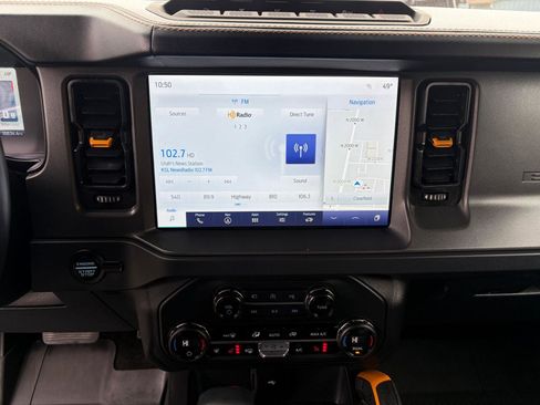 Used 2024 Ford Bronco Badlands image 17