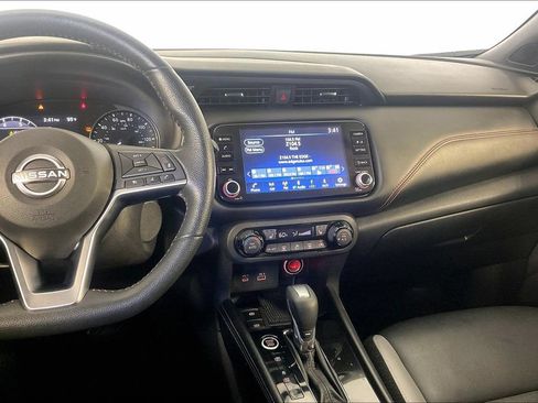 Used 2024 Nissan Kicks SR w/ SR Premium Package FWD image 8