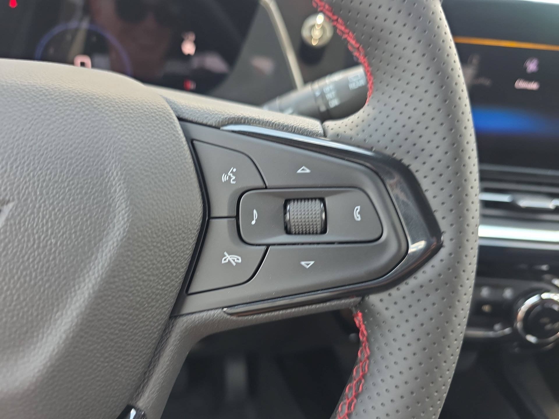 New 2026 Chevrolet Trax RS w/ Driver Confidence Package FWD image 20