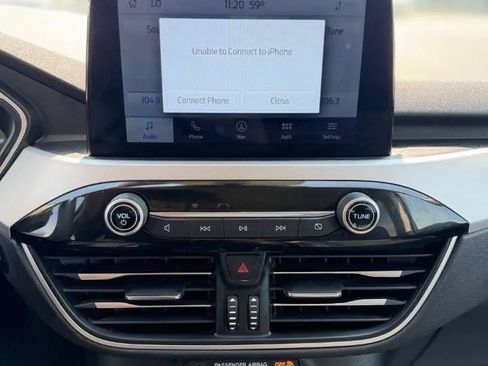 Used 2020 Ford Escape SEL AWD/4WD image 16