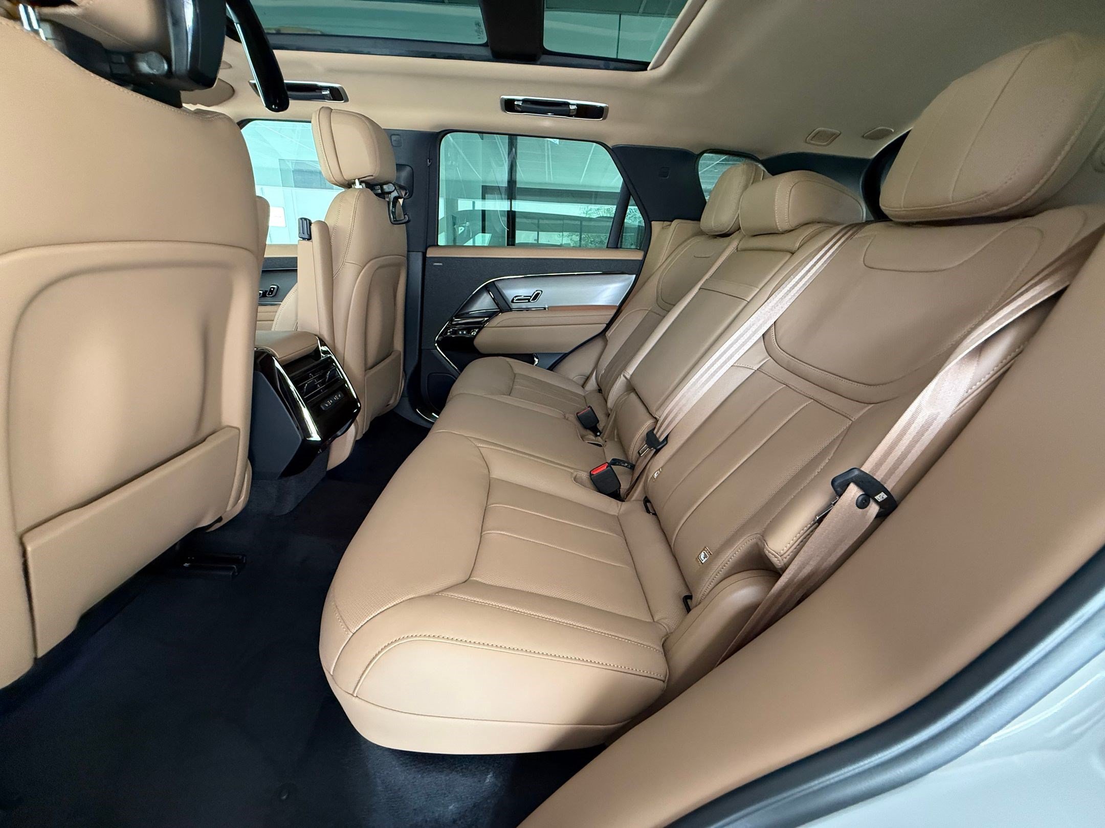 New 2027 Land Rover Range Rover Sport SE AWD/4WD image 29