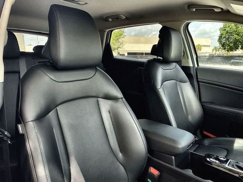Used 2024 Kia Sportage EX FWD image 27