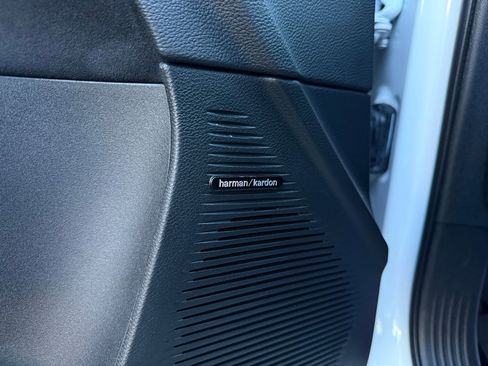 Used 2016 Dodge Challenger SRT Hellcat image 33