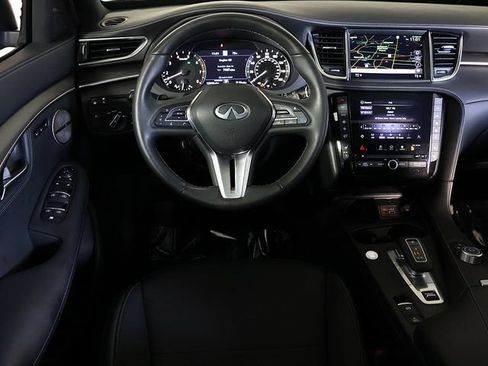 Used 2025 INFINITI QX55 Essential AWD/4WD image 3