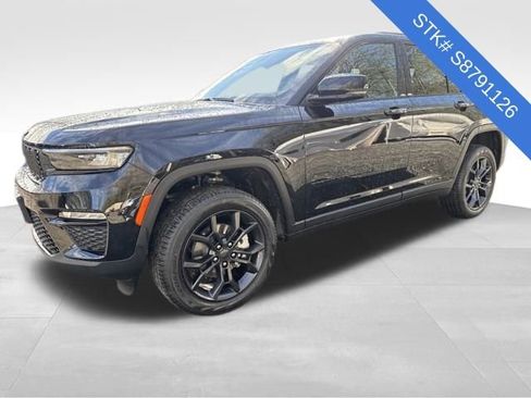 New 2025 Jeep Grand Cherokee Limited image 3