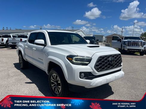Used 2021 Toyota Tacoma TRD Sport w/ TRD Premium Sport Package RWD image 3