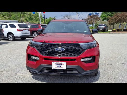 Used 2023 Ford Explorer ST-Line w/ Class IV Trailer Tow Package AWD/4WD image 3