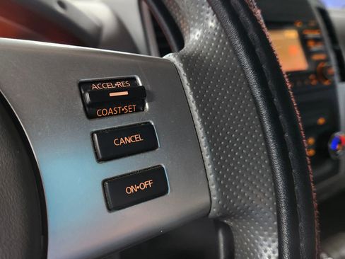 Used 2014 Nissan Frontier SV image 27