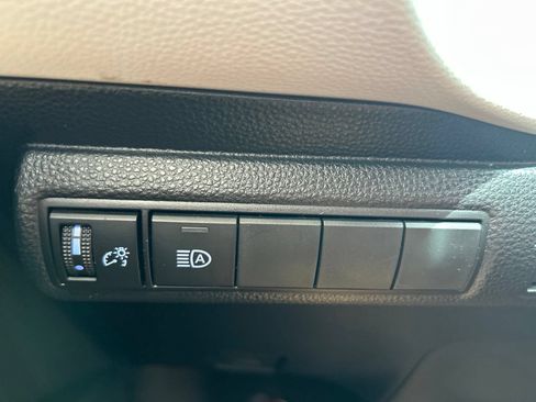 Used 2022 Toyota Corolla SE FWD image 25