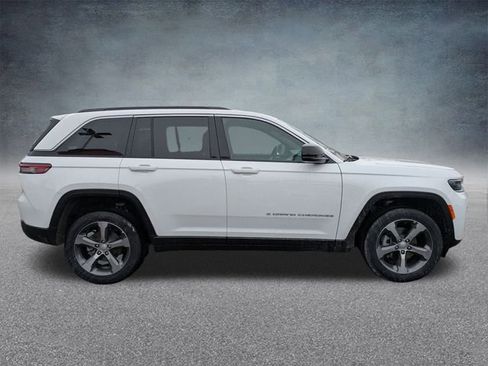 New 2026 Jeep Grand Cherokee Limited AWD/4WD image 3