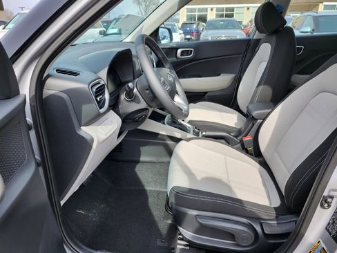New 2026 Hyundai Venue SEL image 18