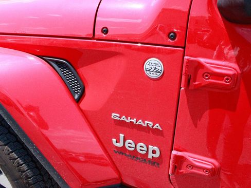Used 2020 Jeep Wrangler Unlimited Sahara AWD/4WD image 10