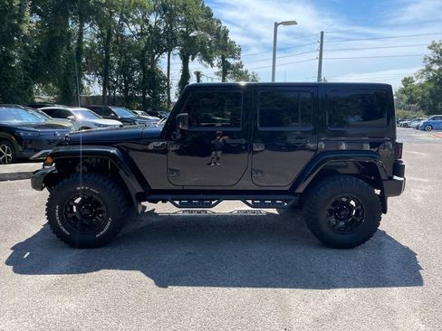 Used 2017 Jeep Wrangler Unlimited Rubicon w/ Connectivity Group image 30