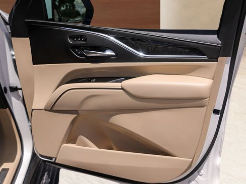 Certified 2023 Cadillac Escalade Premium Luxury w/ Performance Package AWD/4WD image 30