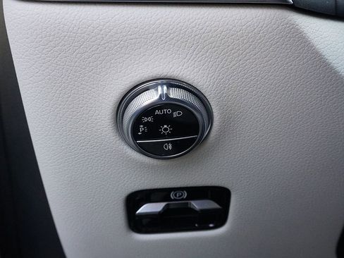 Used 2023 Mercedes-Benz GLC 300 4MATIC image 48