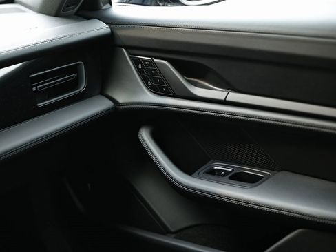 New 2026 Porsche Taycan image 29