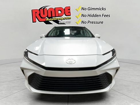Used 2025 Toyota Camry LE FWD image 9