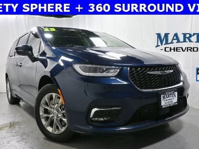 Used 2023 Chrysler Pacifica Touring-L