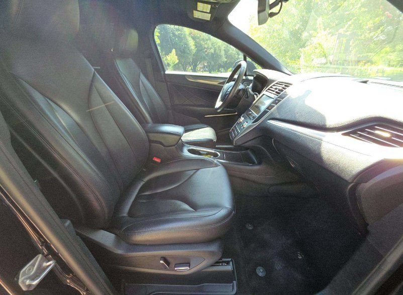 Used 2019 Lincoln MKC Premiere FWD image 27
