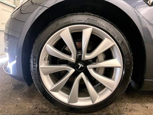 Used 2018 Tesla Model 3 Long Range RWD image 8