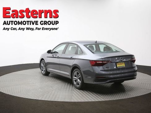 Used 2024 Volkswagen Jetta SE FWD image 90