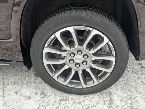 Used 2020 GMC Acadia Denali w/ Denali Ultimate Package image 14