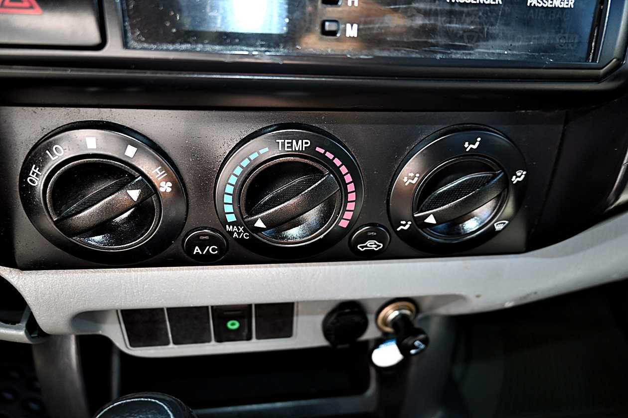 Used 2012 Toyota Tacoma 2WD Regular Cab image 15