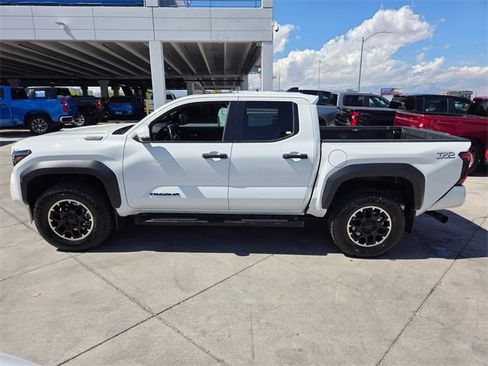 Used 2024 Toyota Tacoma TRD Off-Road image 3