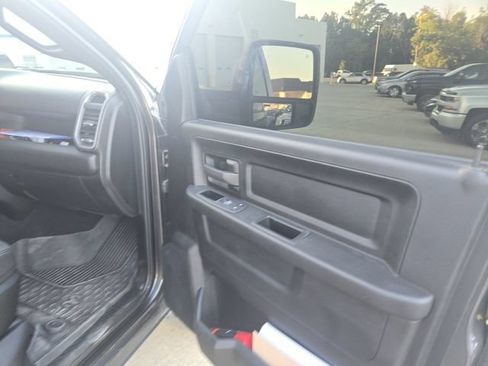 Used 2024 RAM 3500 Tradesman w/ Chrome Appearance Group AWD/4WD image 22