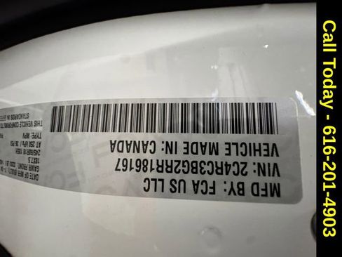 Used 2024 Chrysler Pacifica Touring-L image 27