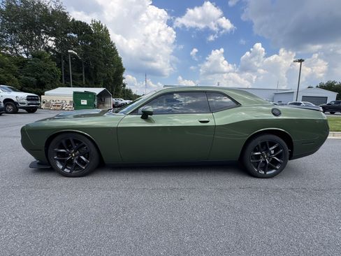 Used 2023 Dodge Challenger SXT w/ Blacktop Package RWD image 8