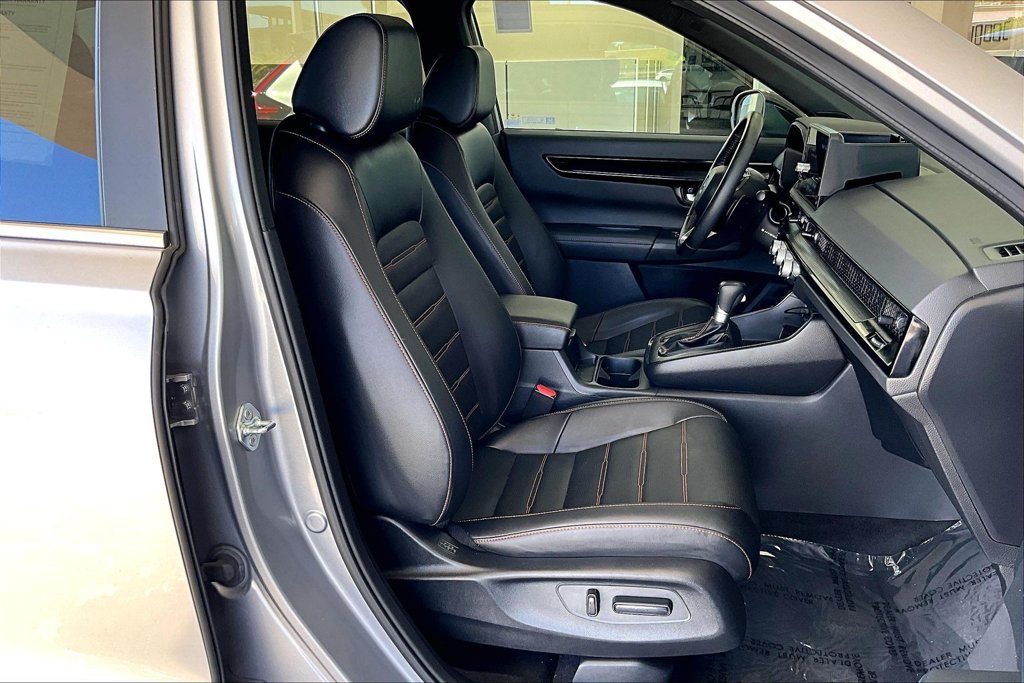 Used 2025 Honda CR-V Sport Touring image 29