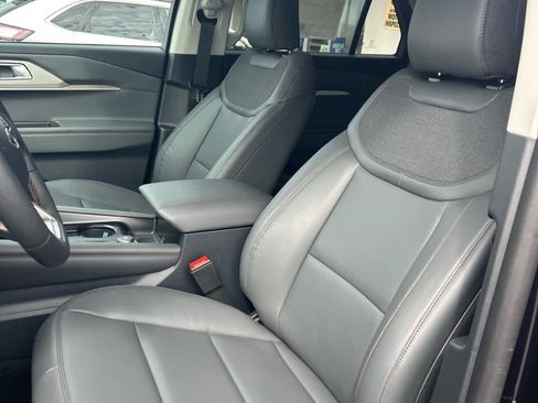 New 2026 Ford Explorer Active w/ Active Comfort Package AWD/4WD image 10
