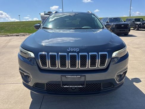 Used 2021 Jeep Cherokee Latitude Plus AWD/4WD image 2