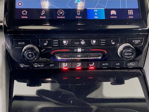 Used 2023 Jeep Grand Cherokee Limited w/ Luxury Tech Group II image 24