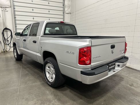 Used 2010 Dodge Dakota Big Horn image 3