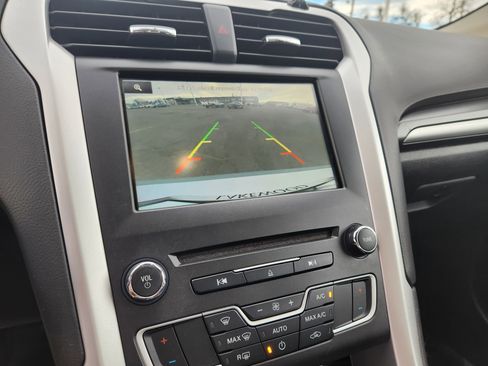 Used 2016 Ford Fusion SE image 26