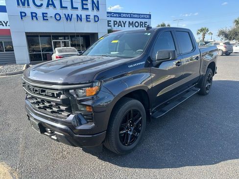 Used 2022 Chevrolet Silverado 1500 Custom image 2