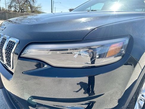 Used 2019 Jeep Cherokee Latitude w/ Popular Appearance Group image 37