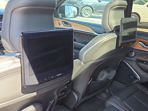 Used 2023 Jeep Grand Cherokee L Summit AWD/4WD image 22