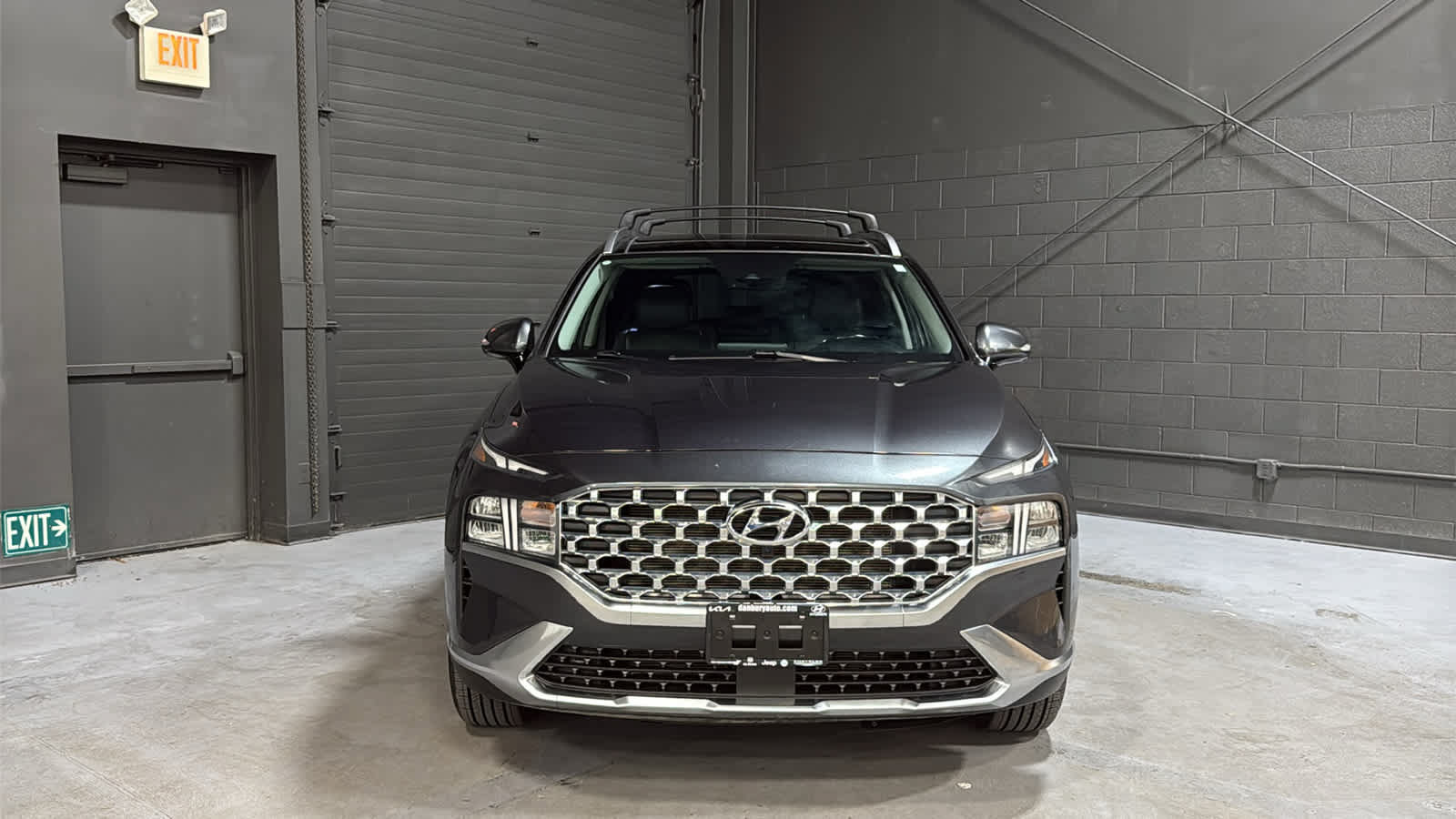 Used 2023 Hyundai Santa Fe SEL w/ Premium Package AWD/4WD image 2
