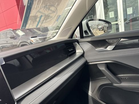 New 2026 Volkswagen Tiguan SE image 24