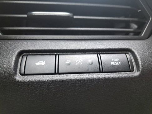 Used 2025 Nissan Altima 2.5 SV FWD image 25