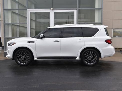 Used 2024 INFINITI QX80 Sensory w/ All-Season Package image 11
