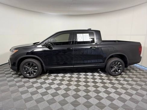 Used 2025 Honda Ridgeline Sport image 3