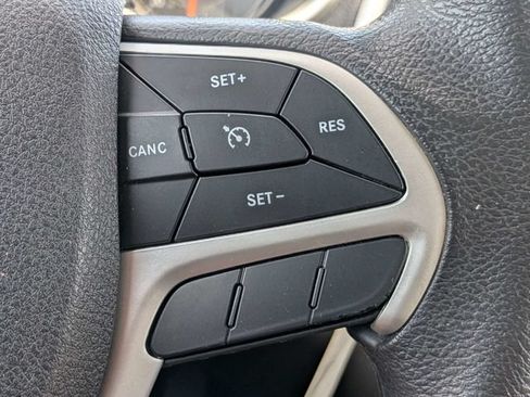 Used 2018 Jeep Cherokee Latitude FWD image 26