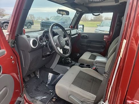 Used 2010 Jeep Wrangler Unlimited Sahara w/ Dual Top Group image 9