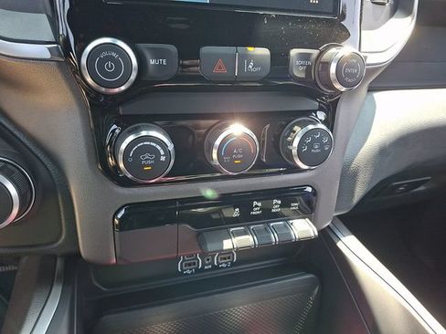 New 2026 RAM 1500 Express AWD/4WD image 12